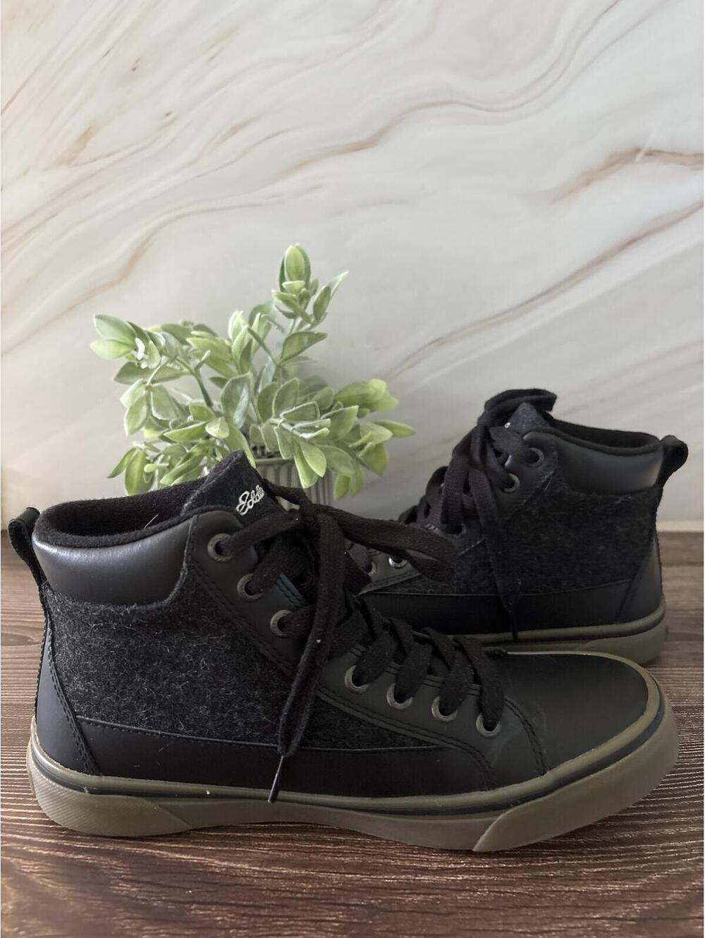 Eddie Bauer Gender Neutral Storm Sneaker, Women’s 7.5/Men’s 6
